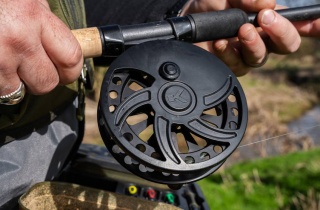 Korum Kołowrotek Centerpin Glide Stealth