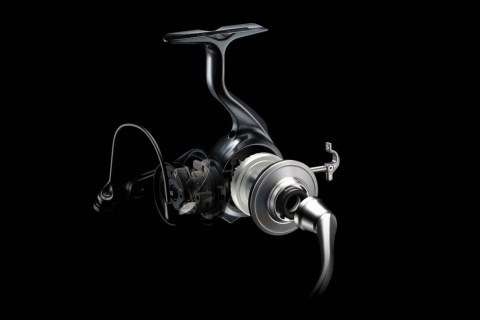 Daiwa Kołowrotek 26 Crossfire LT2000 S